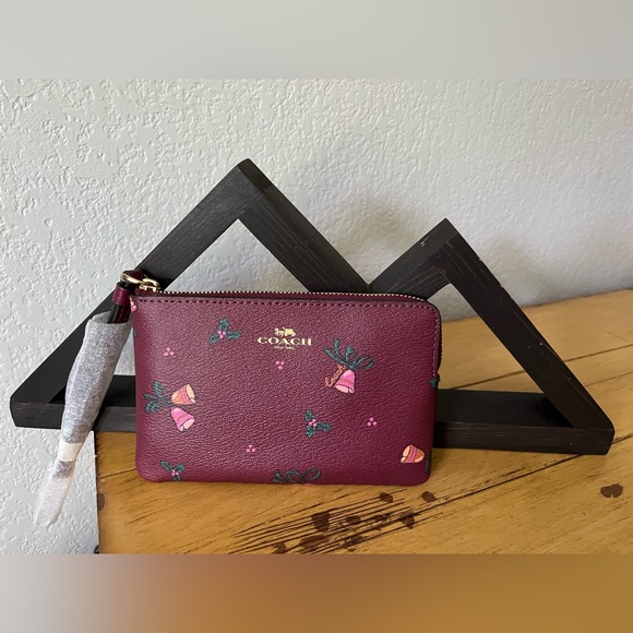 NWT Coach Wristlet Holiday Berries - Picture 7 of 16